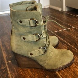 Sketchers genuine suede leather boots